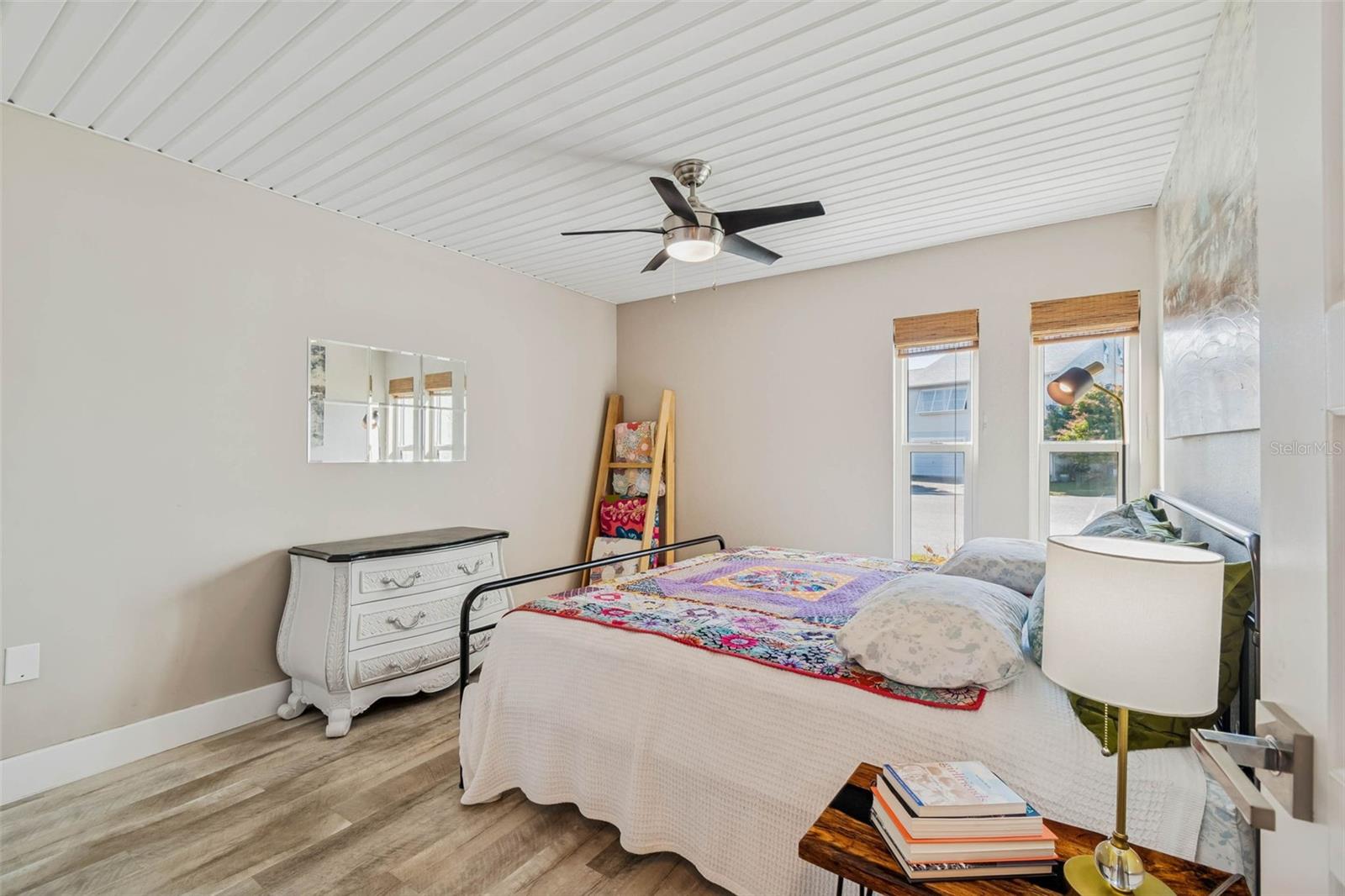 Image 52 of 100 For 15722 Donzi Drive