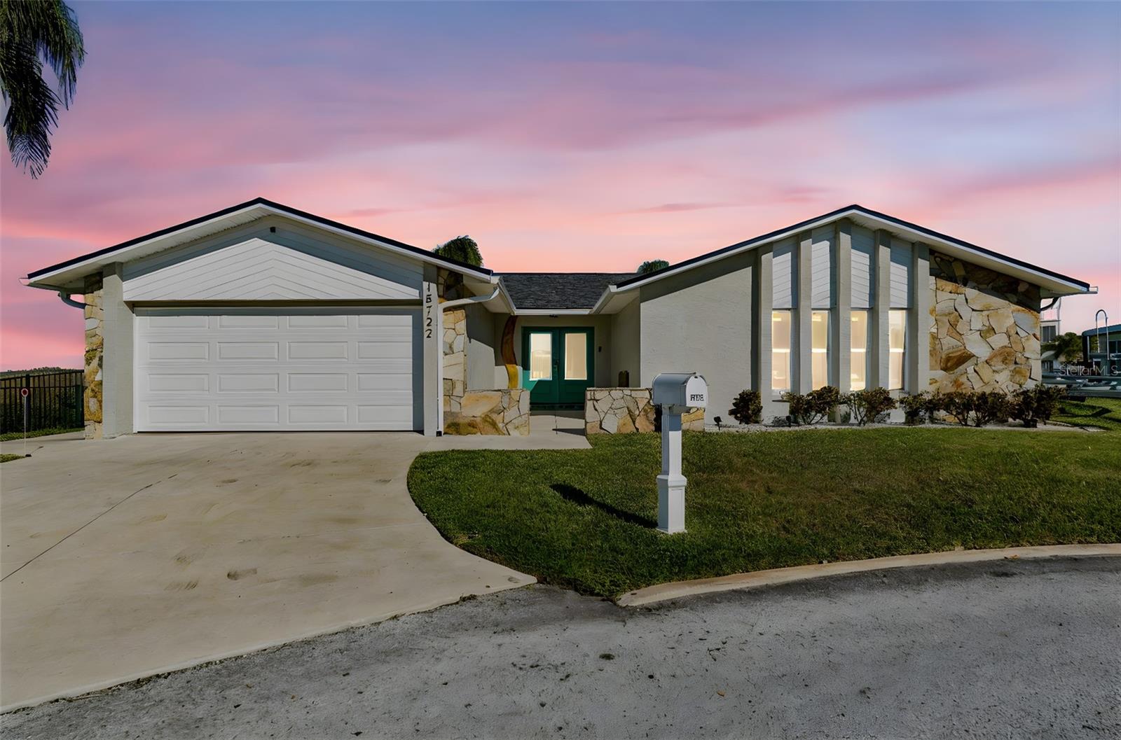 Image 6 of 100 For 15722 Donzi Drive