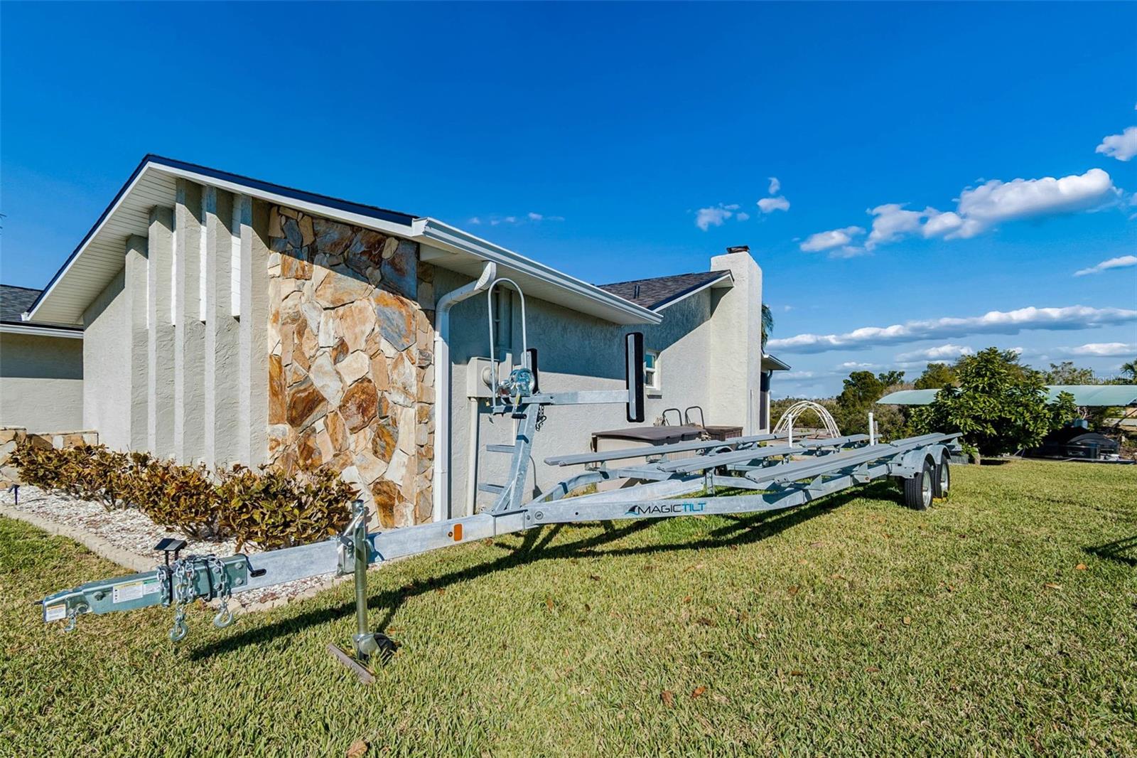 Image 81 of 100 For 15722 Donzi Drive