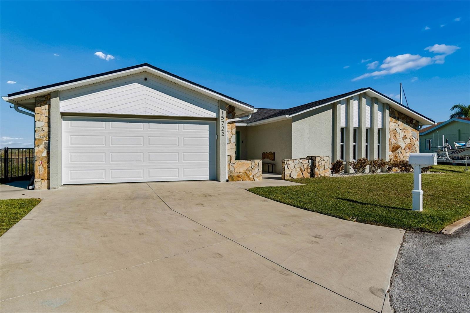 Image 98 of 100 For 15722 Donzi Drive