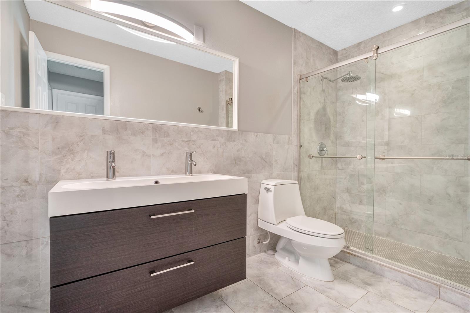 Image 16 of 19 For 111 Colyer Drive