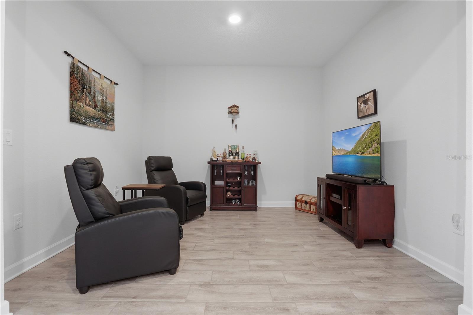 Image 6 of 49 For 3007 Caneel Street