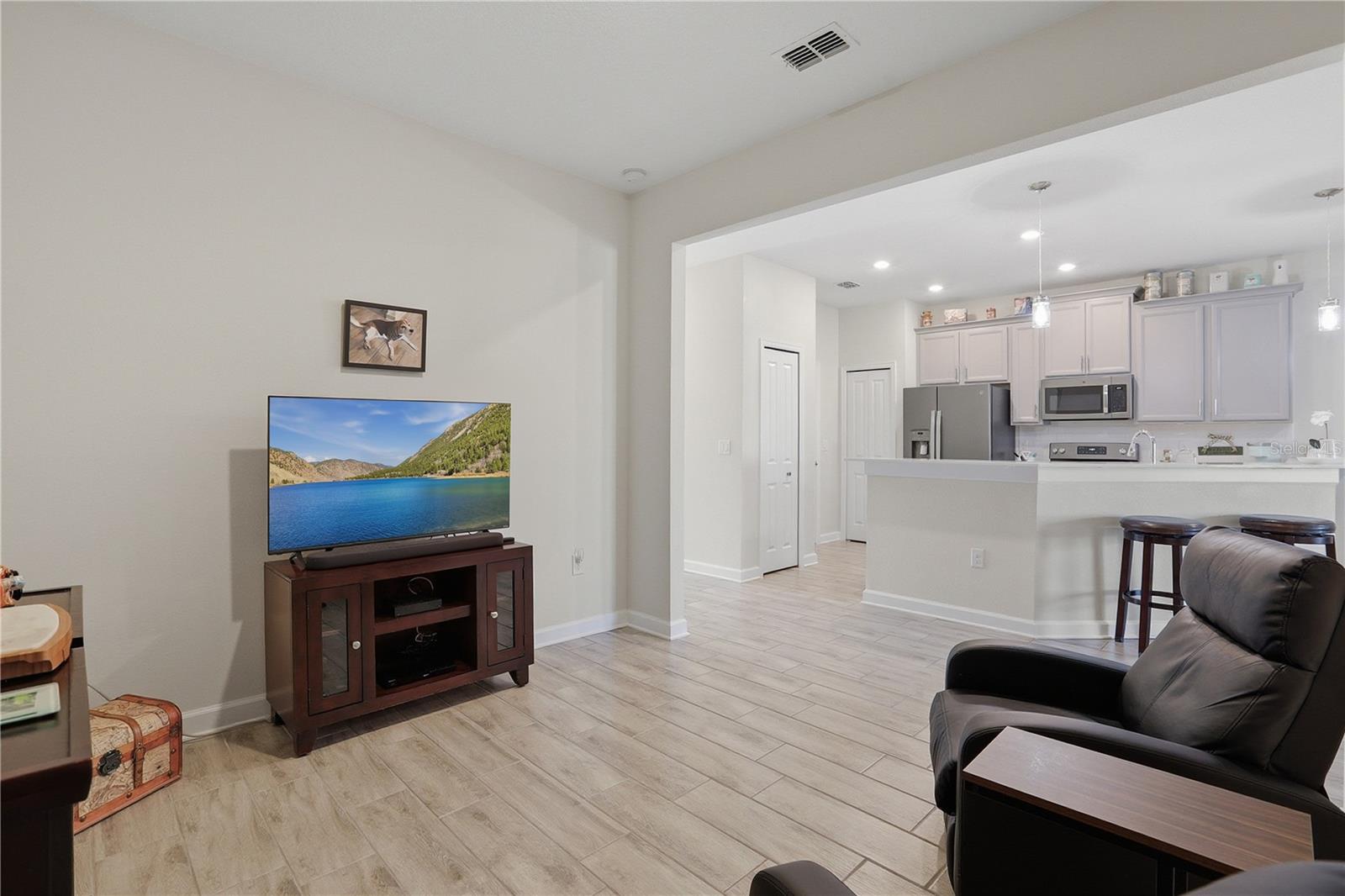 Image 7 of 49 For 3007 Caneel Street