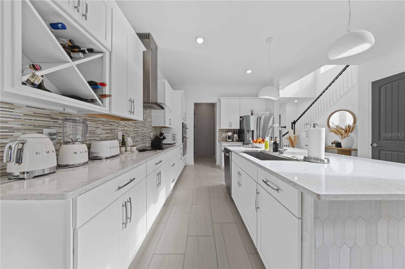 Image 13 of 45 For 2065 White Feather Loop