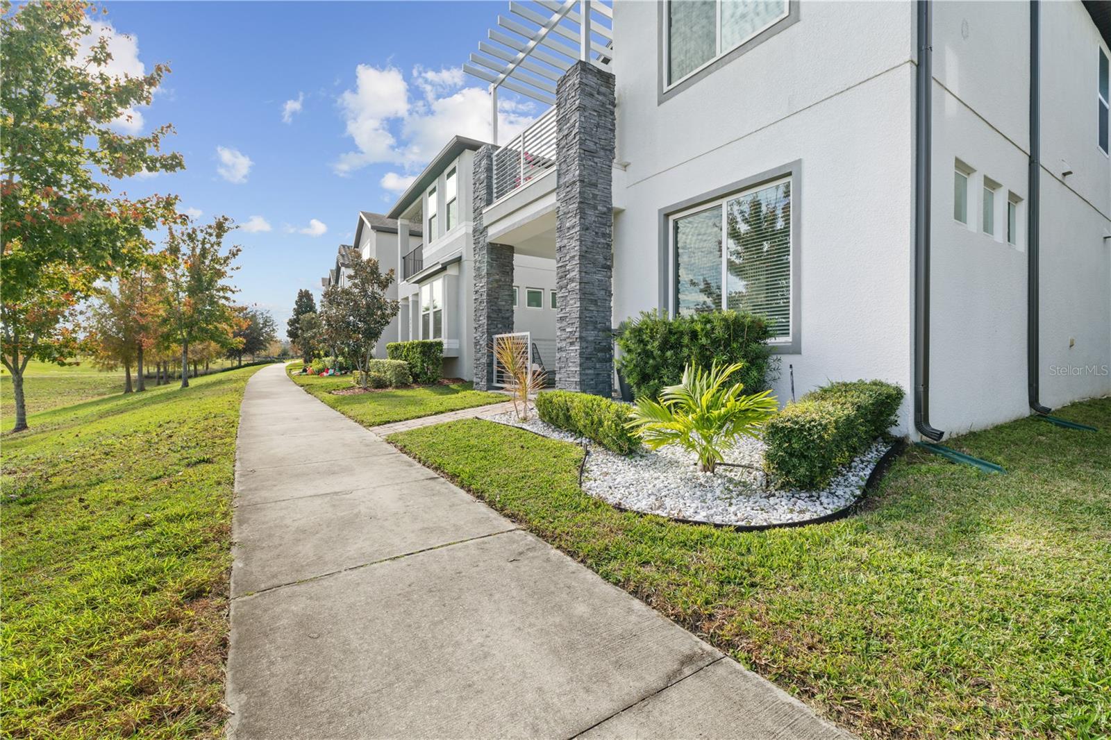 Image 2 of 45 For 2065 White Feather Loop