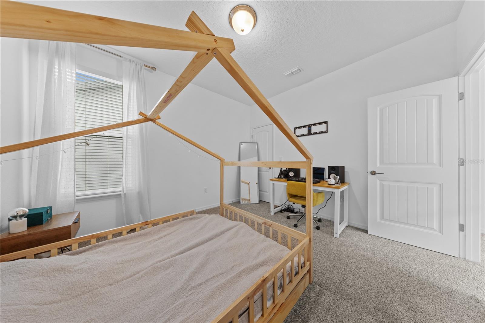 Image 24 of 45 For 2065 White Feather Loop