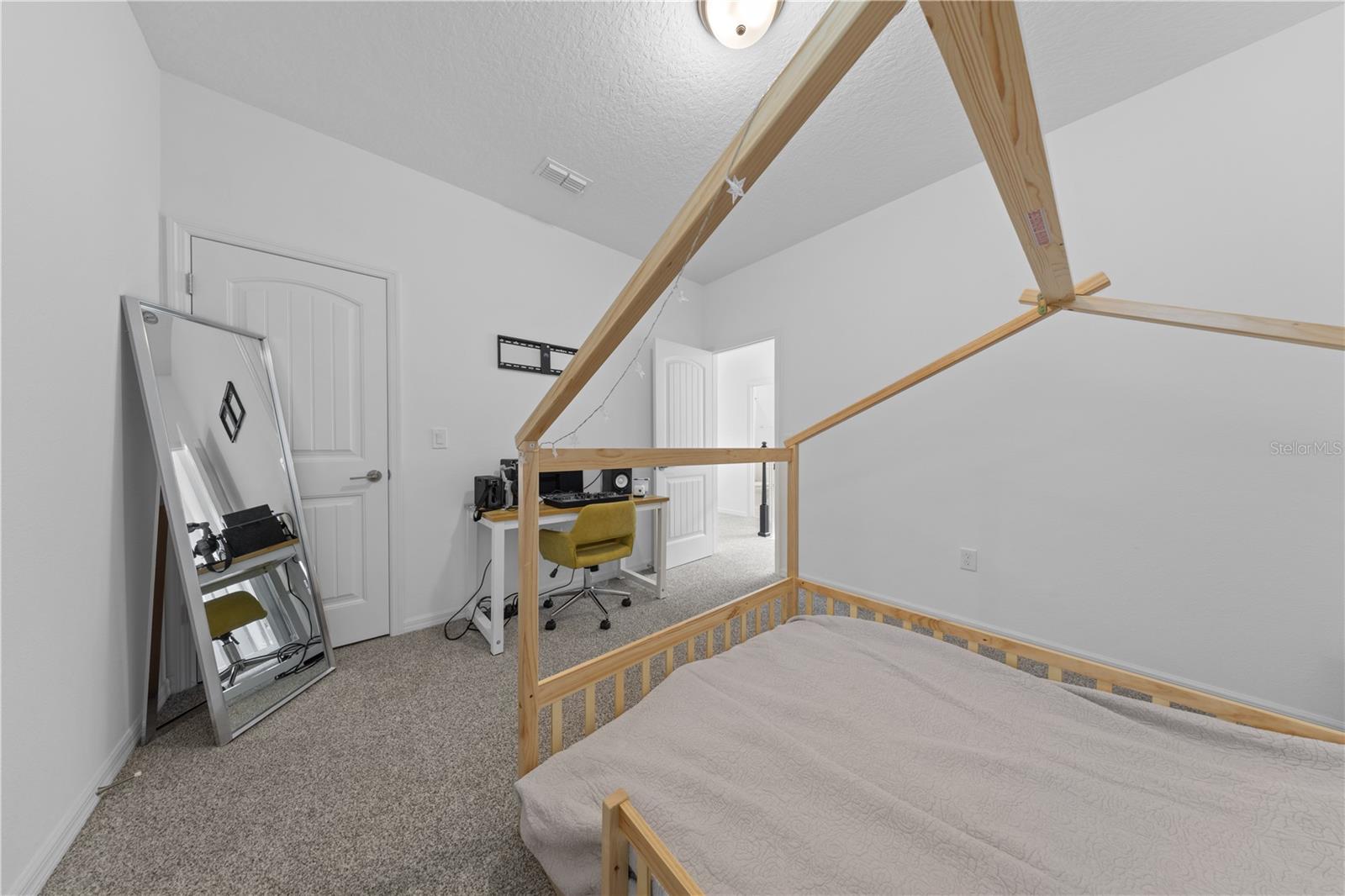 Image 25 of 45 For 2065 White Feather Loop