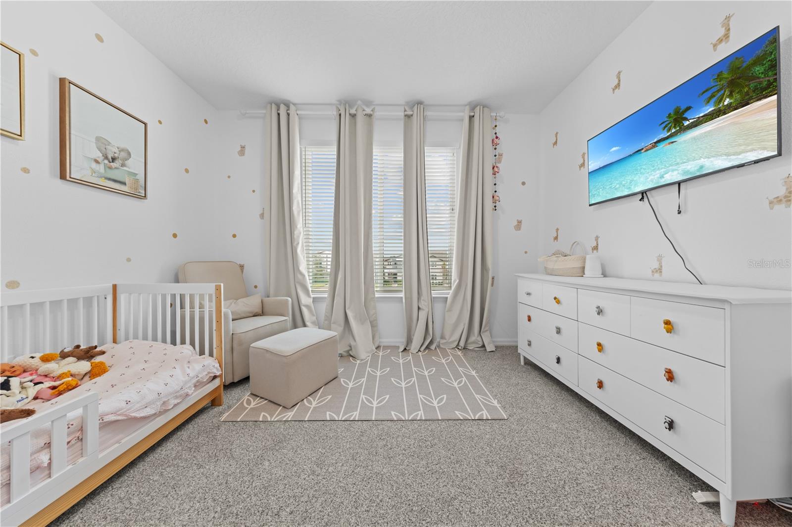 Image 28 of 45 For 2065 White Feather Loop