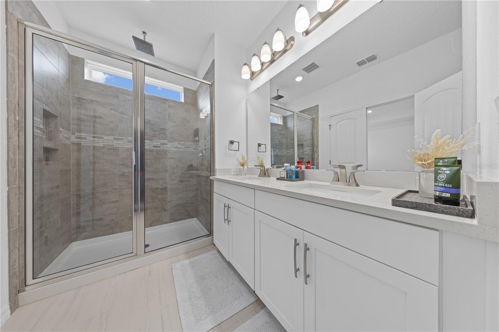 Image 32 of 45 For 2065 White Feather Loop