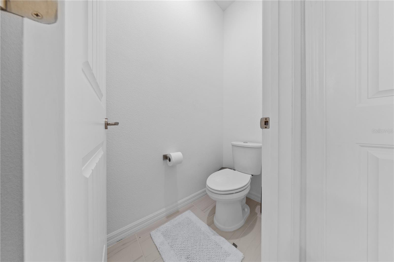 Image 35 of 45 For 2065 White Feather Loop