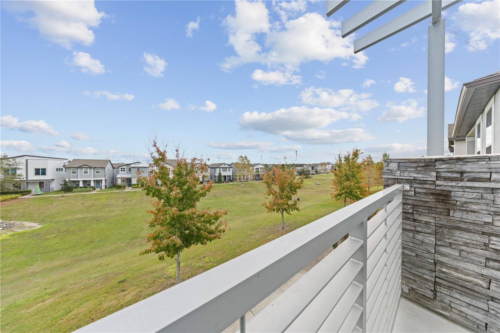 Image 37 of 45 For 2065 White Feather Loop