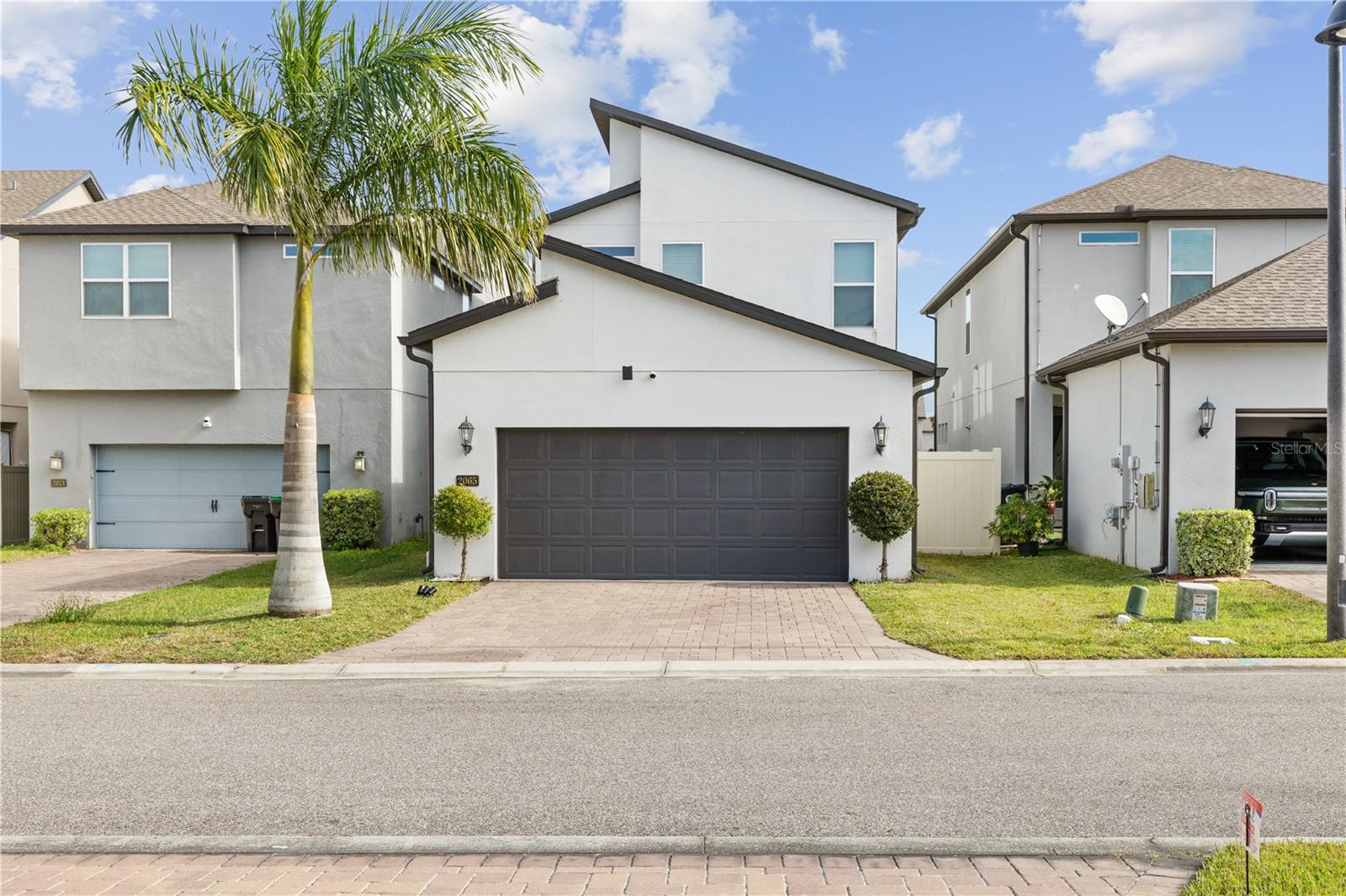 Image 39 of 45 For 2065 White Feather Loop