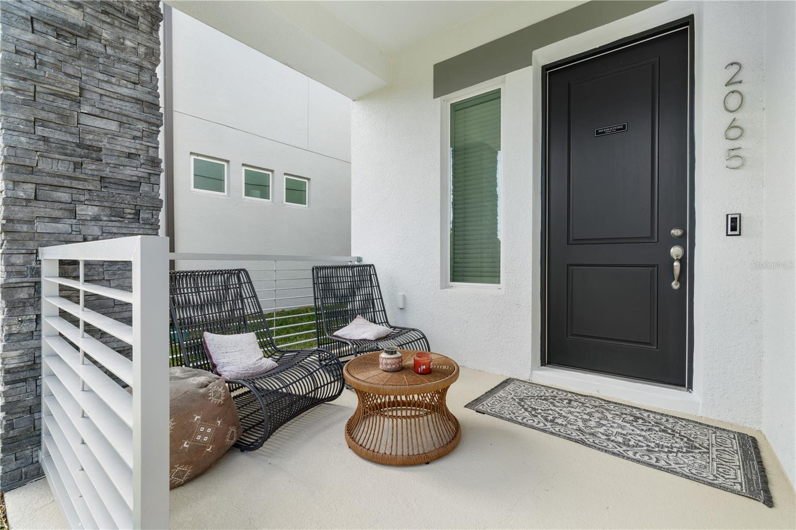 Image 4 of 45 For 2065 White Feather Loop