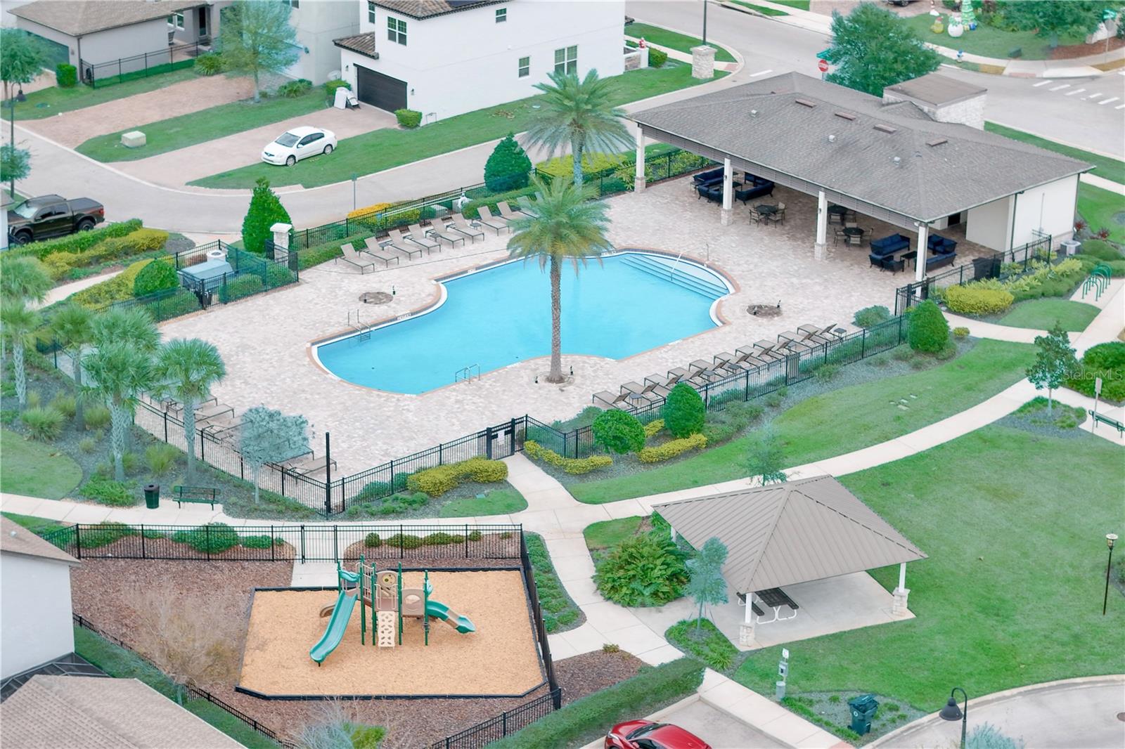 Image 43 of 45 For 2065 White Feather Loop