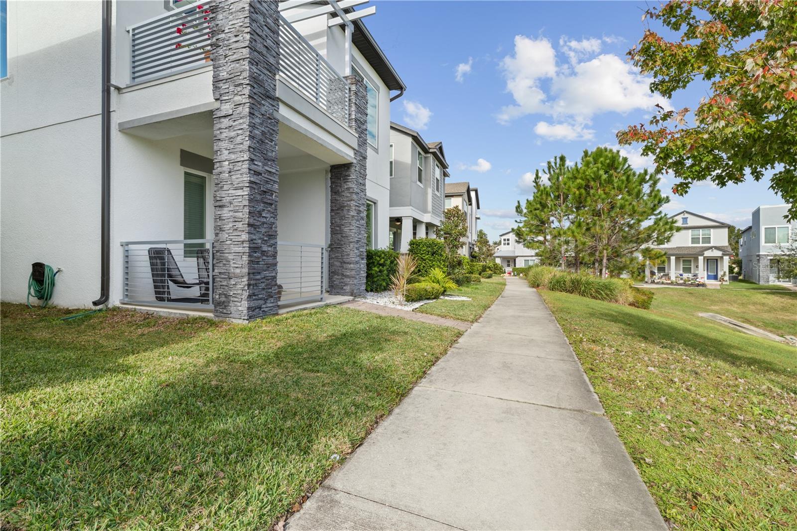 Image 5 of 45 For 2065 White Feather Loop