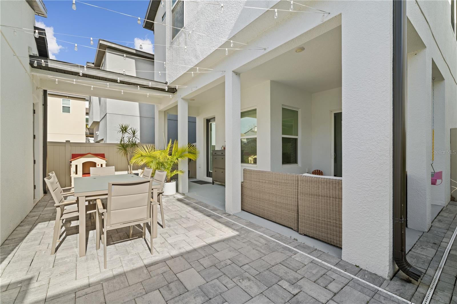 Image 6 of 45 For 2065 White Feather Loop