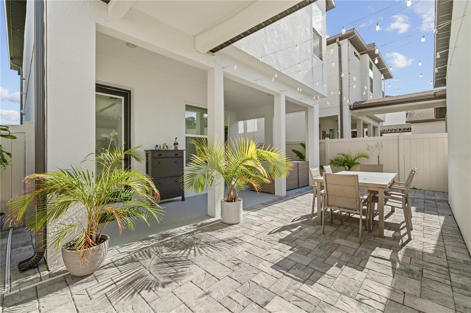 Image 7 of 45 For 2065 White Feather Loop