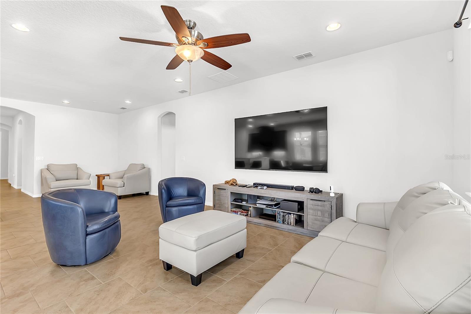 Image 31 of 54 For 121 Whirlaway Drive