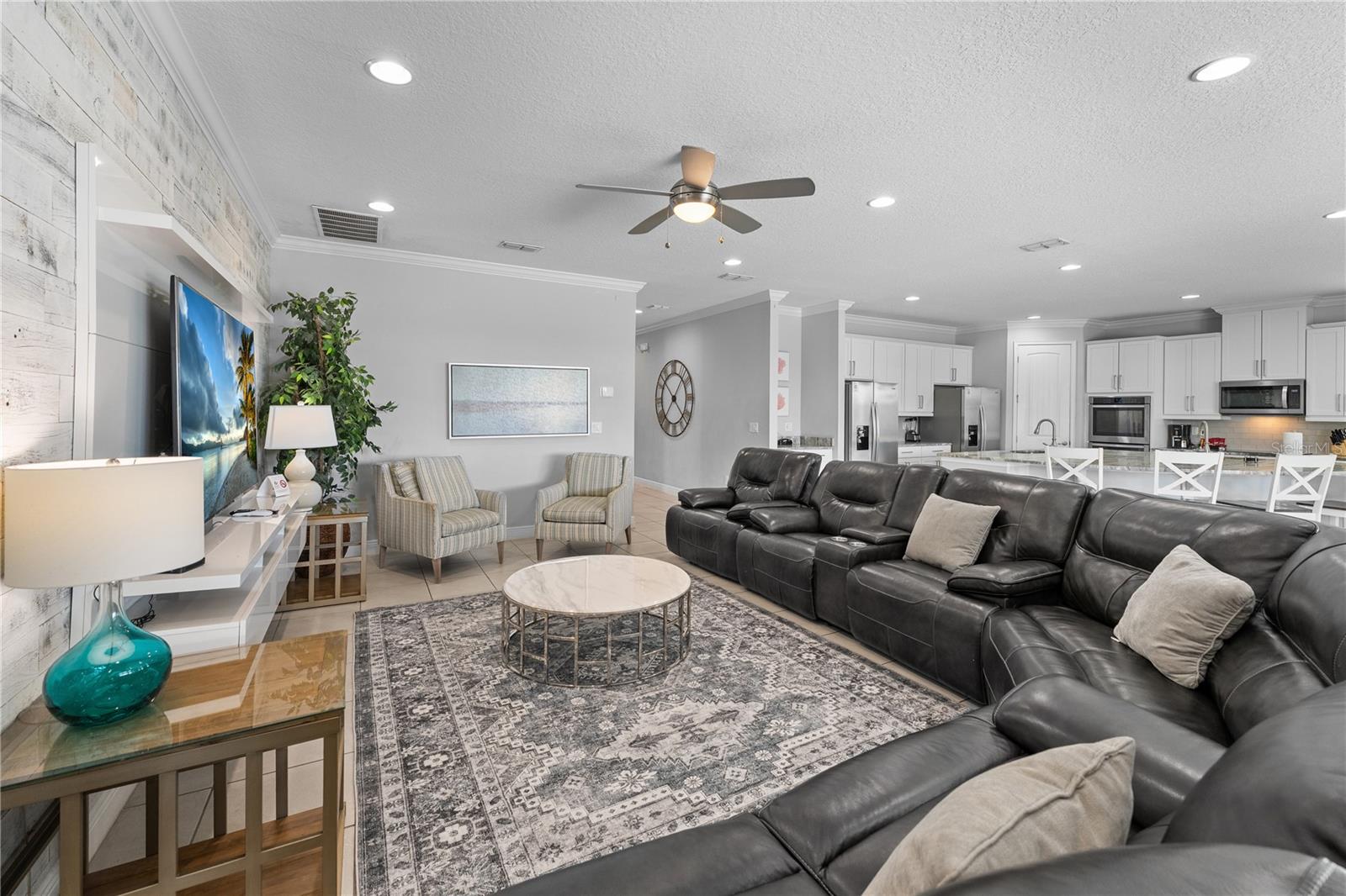 Image 15 of 91 For 7664 Fairfax Drive