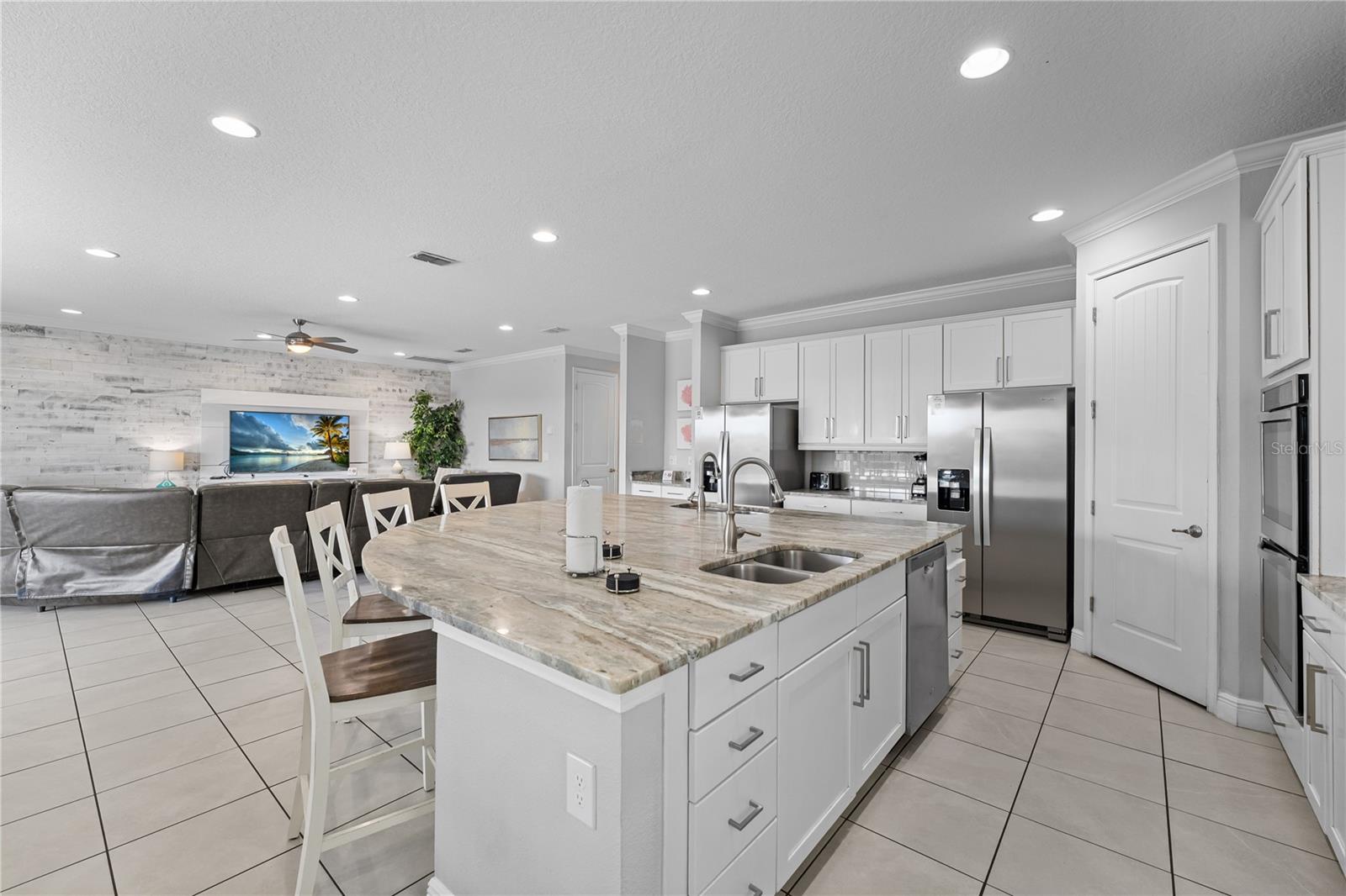 Image 20 of 91 For 7664 Fairfax Drive