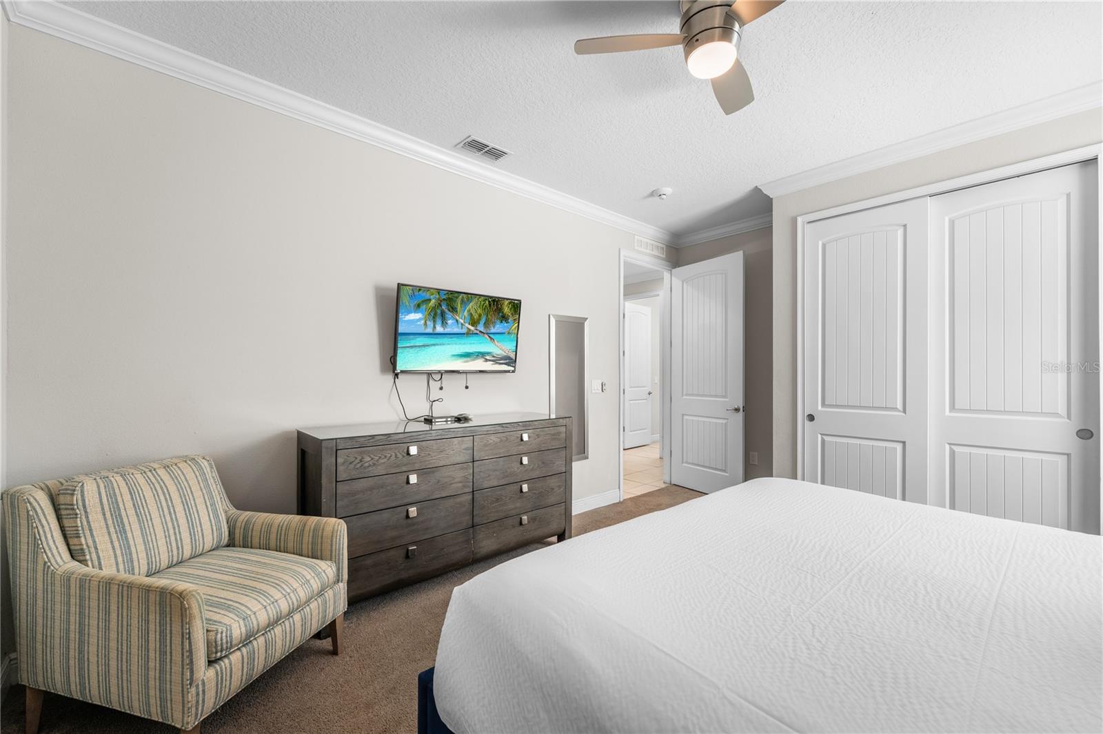 Image 37 of 91 For 7664 Fairfax Drive