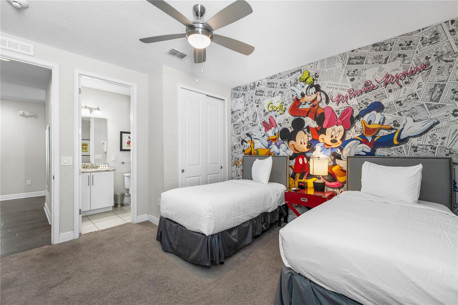 Image 40 of 91 For 7664 Fairfax Drive