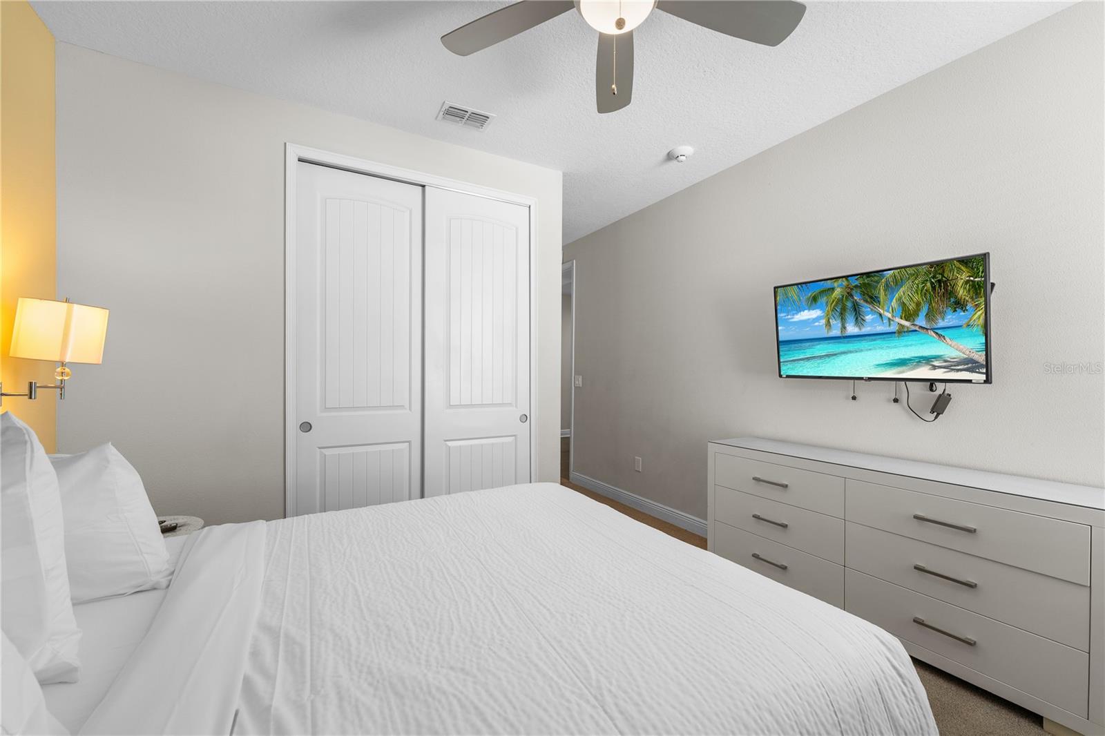 Image 43 of 91 For 7664 Fairfax Drive