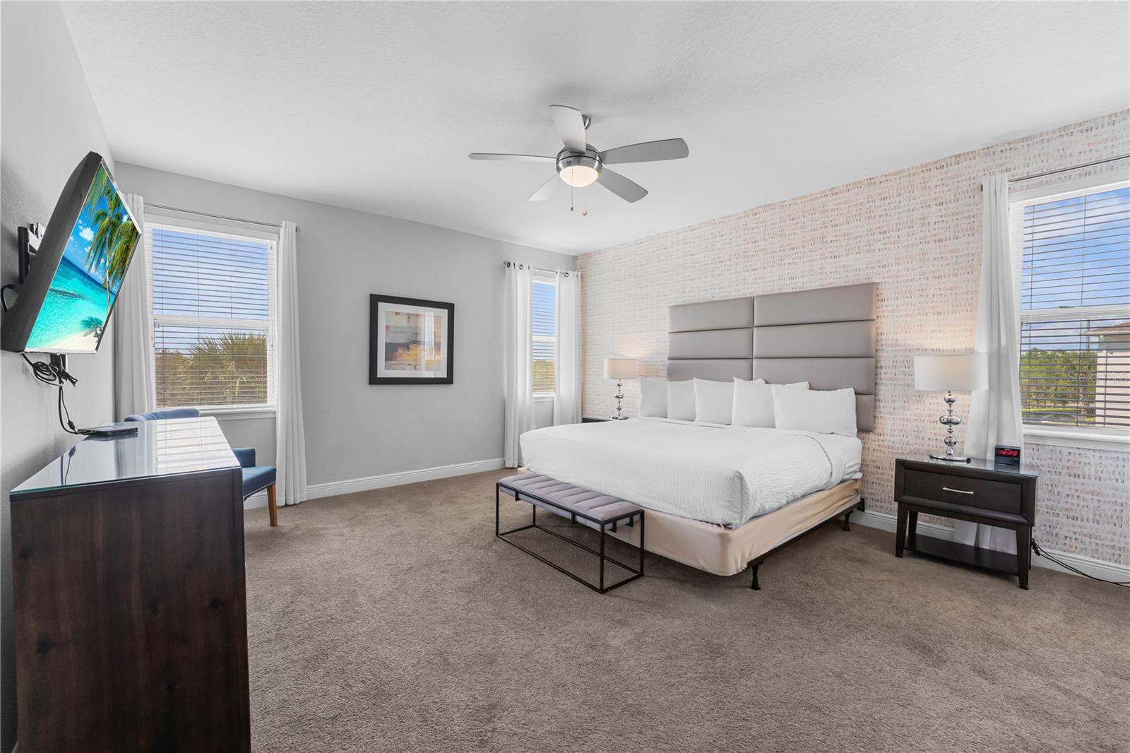 Image 55 of 91 For 7664 Fairfax Drive