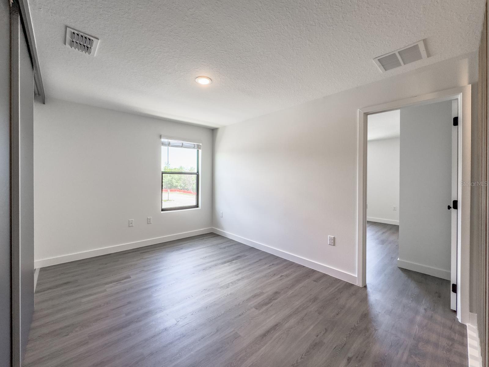 Image 16 of 37 For 3229 Energy Drive