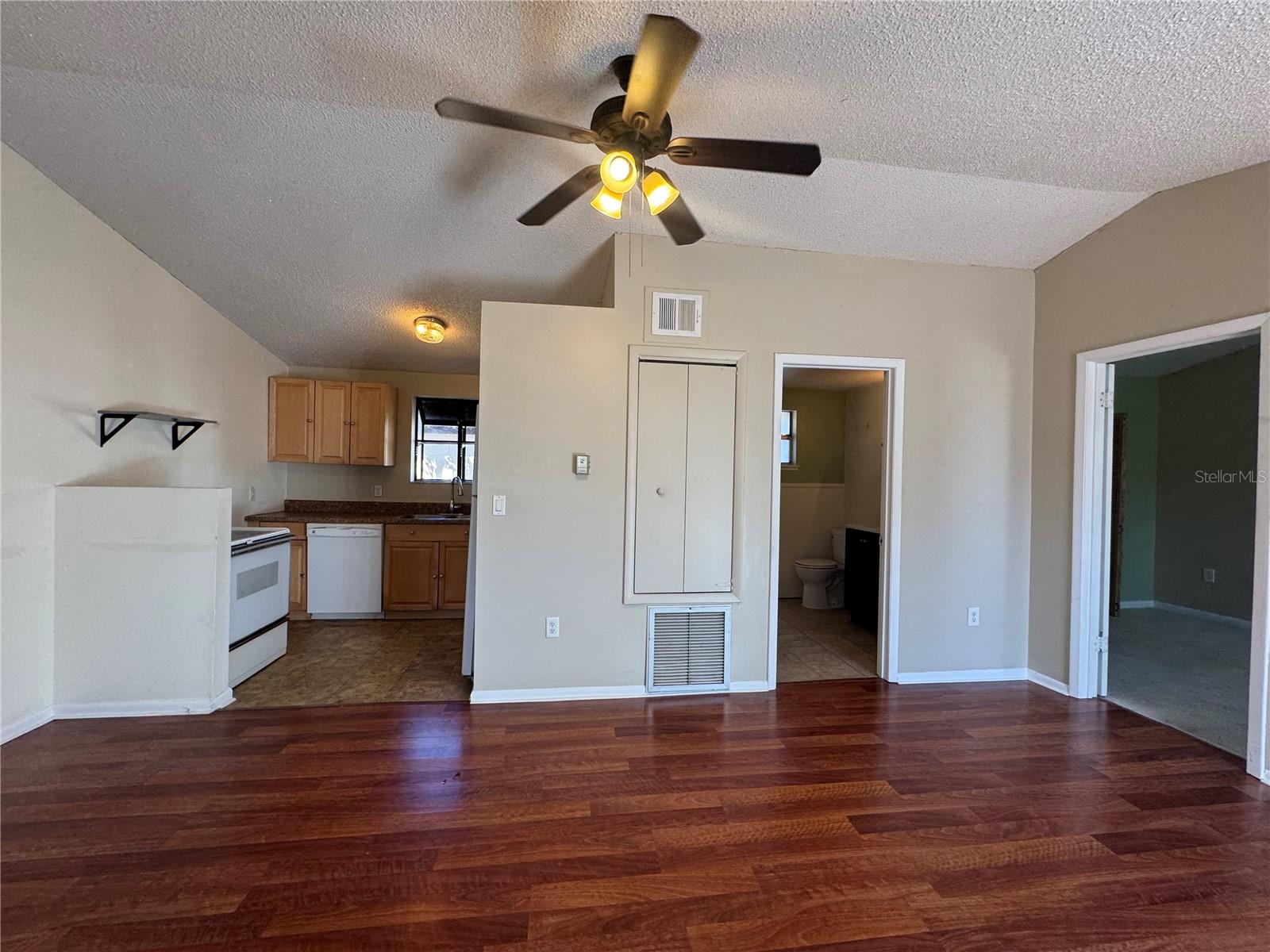 Image 5 of 20 For 3104 Jefferson Street A