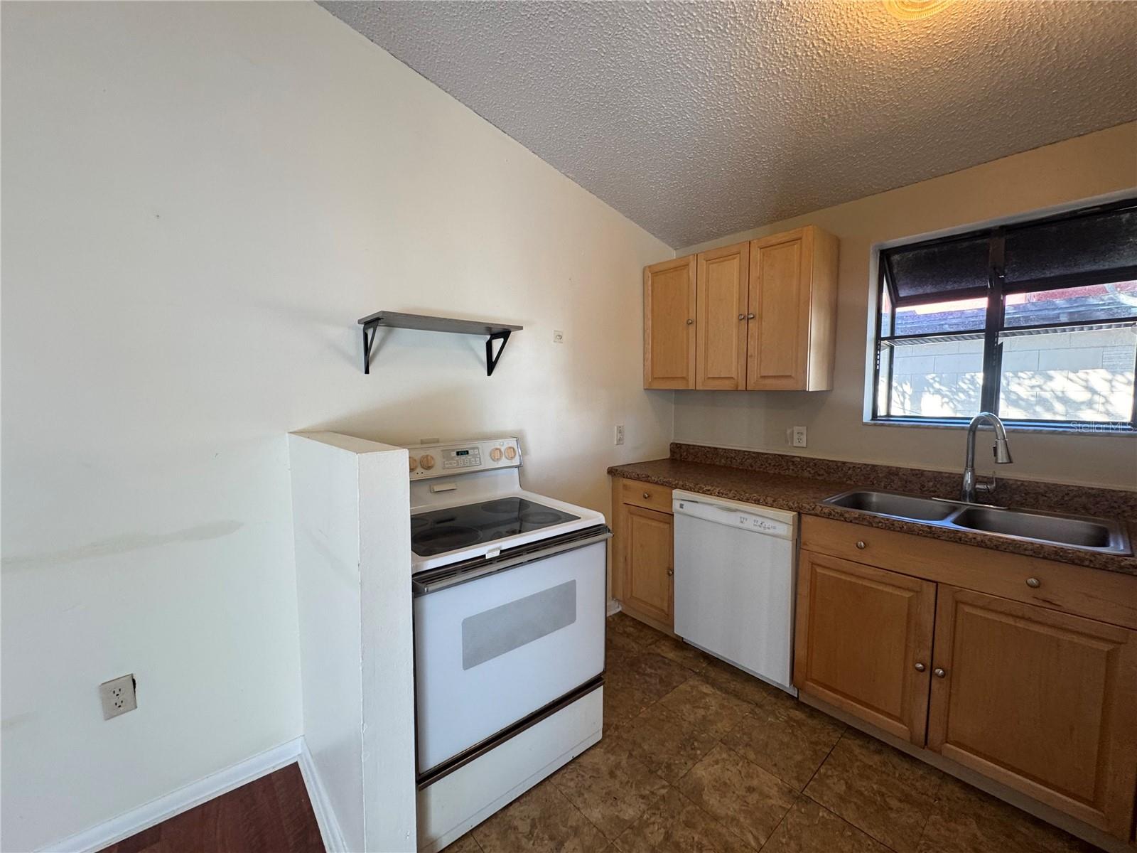 Image 7 of 20 For 3104 Jefferson Street A