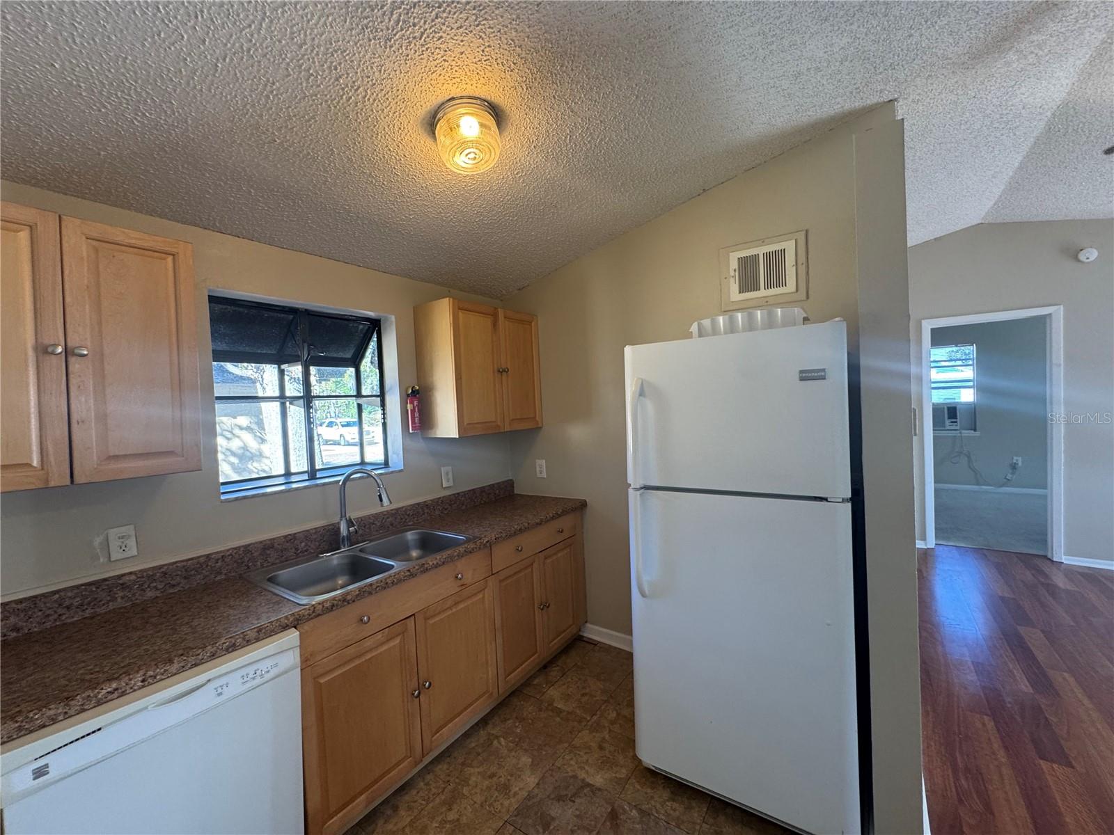 Image 8 of 20 For 3104 Jefferson Street A