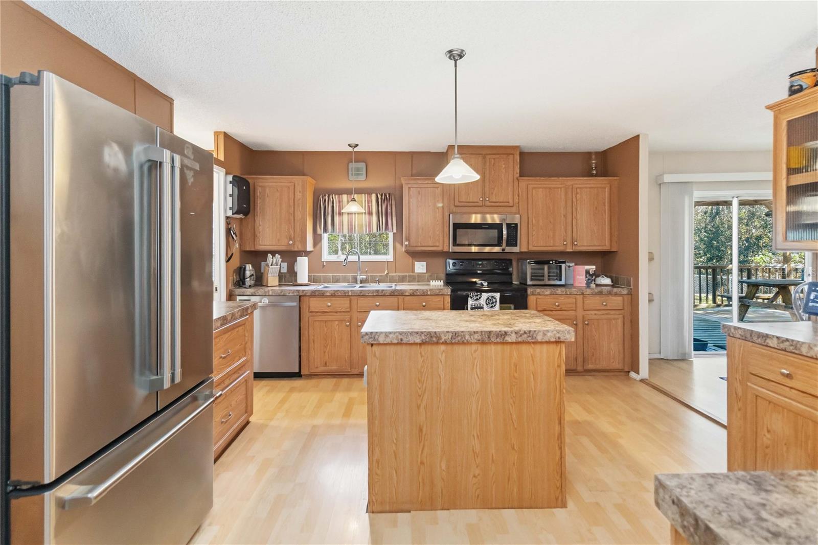 Image 12 of 35 For 37806 Brookside Drive