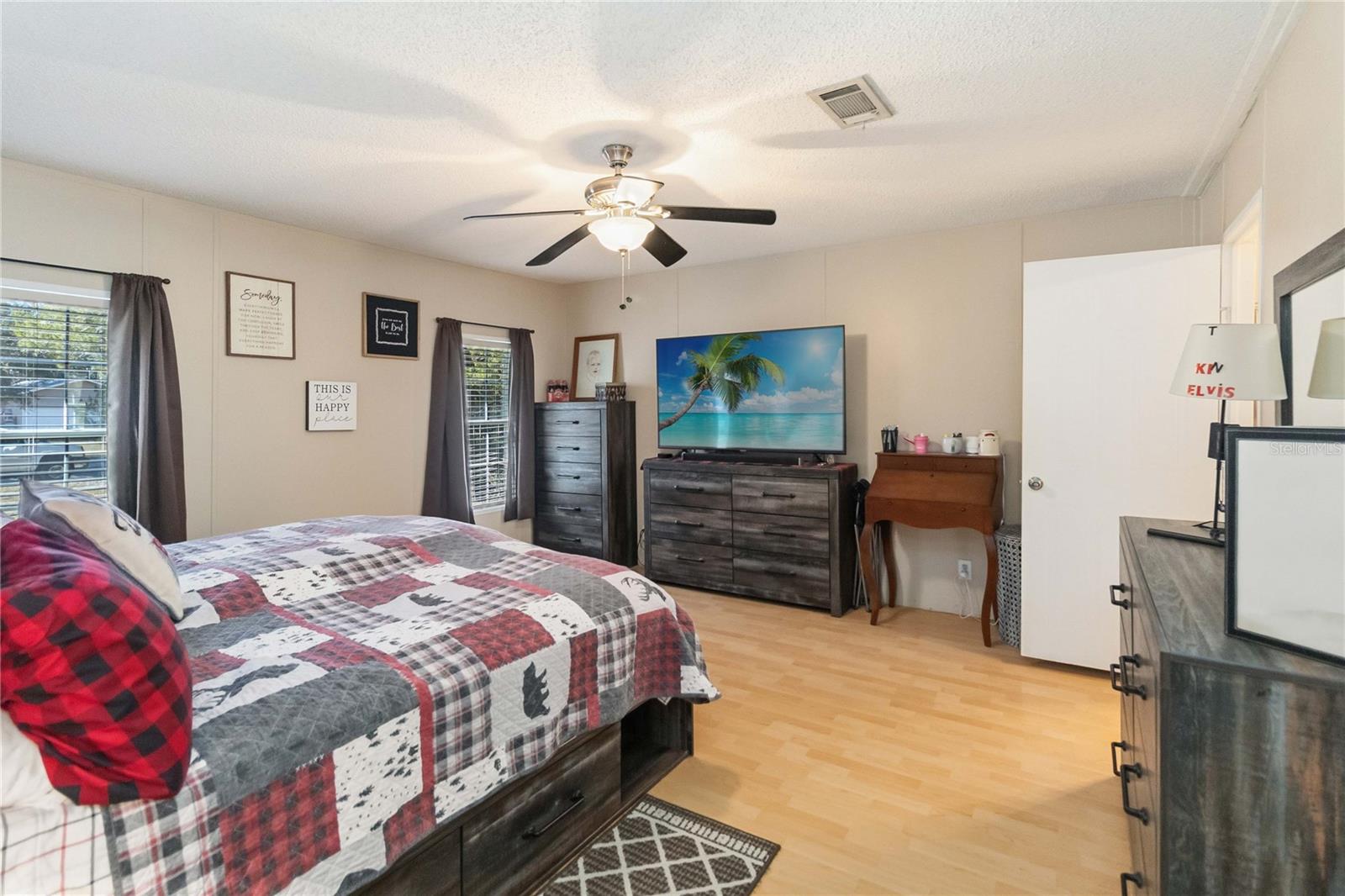 Image 15 of 35 For 37806 Brookside Drive