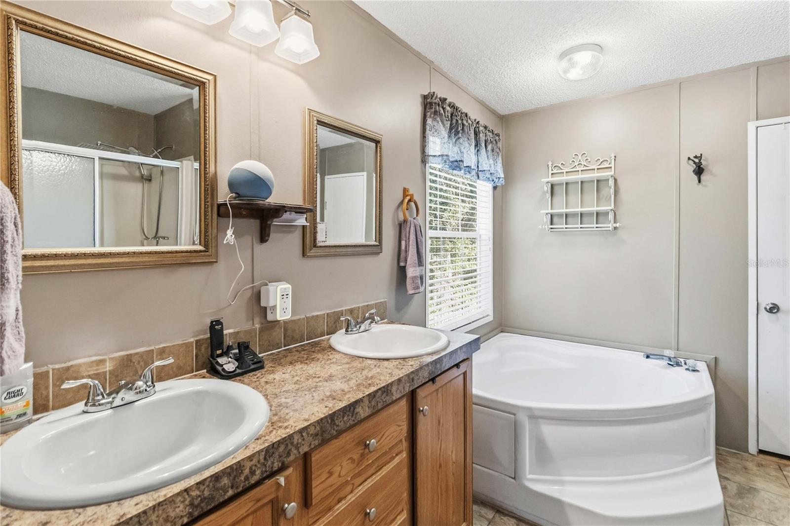 Image 18 of 35 For 37806 Brookside Drive