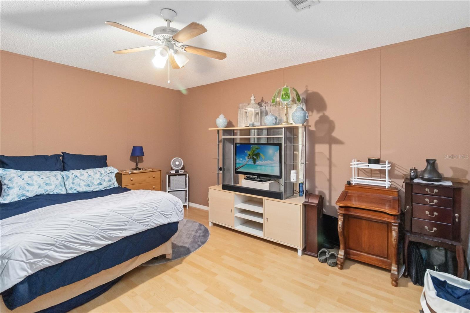 Image 21 of 35 For 37806 Brookside Drive