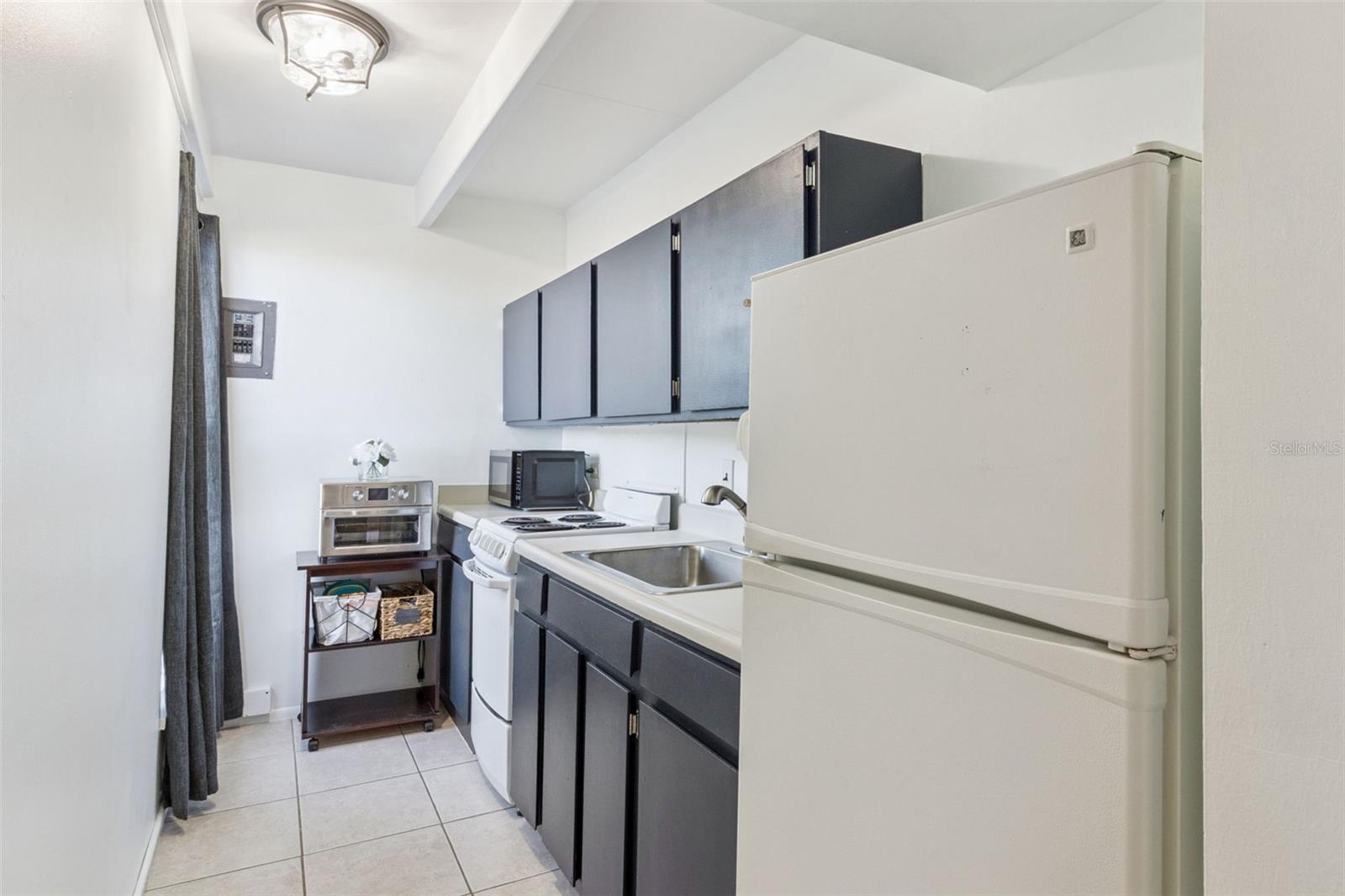 Image 11 of 19 For 3037 Club Cir