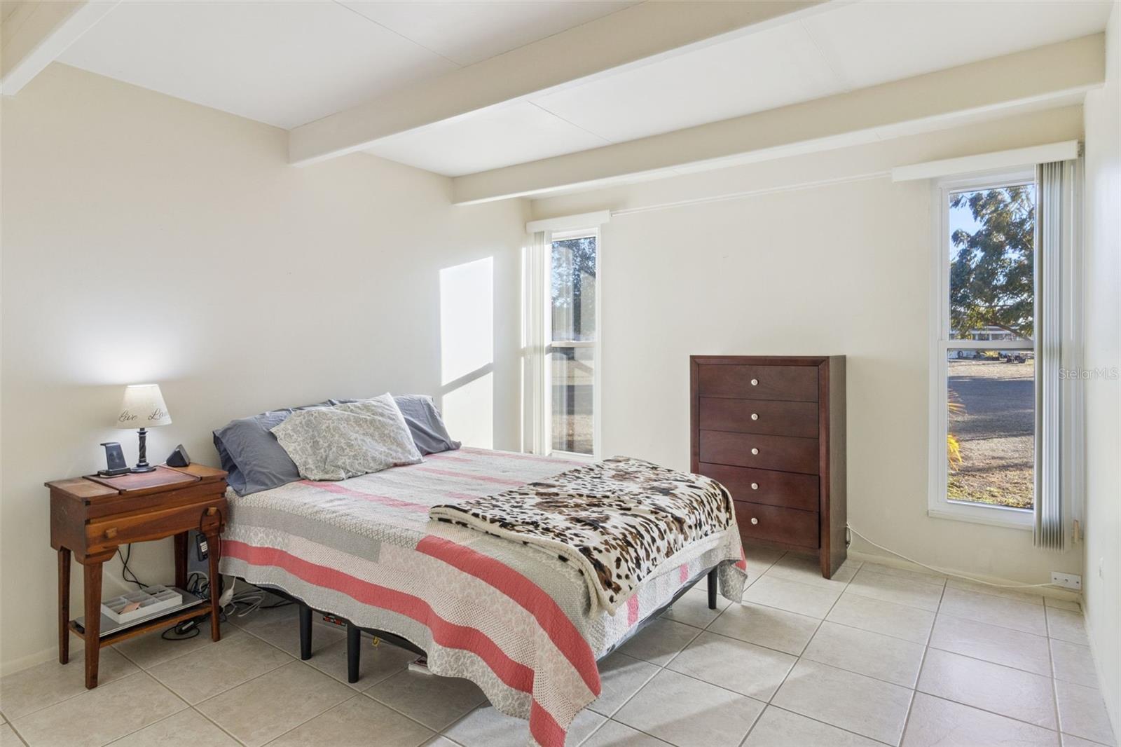 Image 12 of 19 For 3037 Club Cir