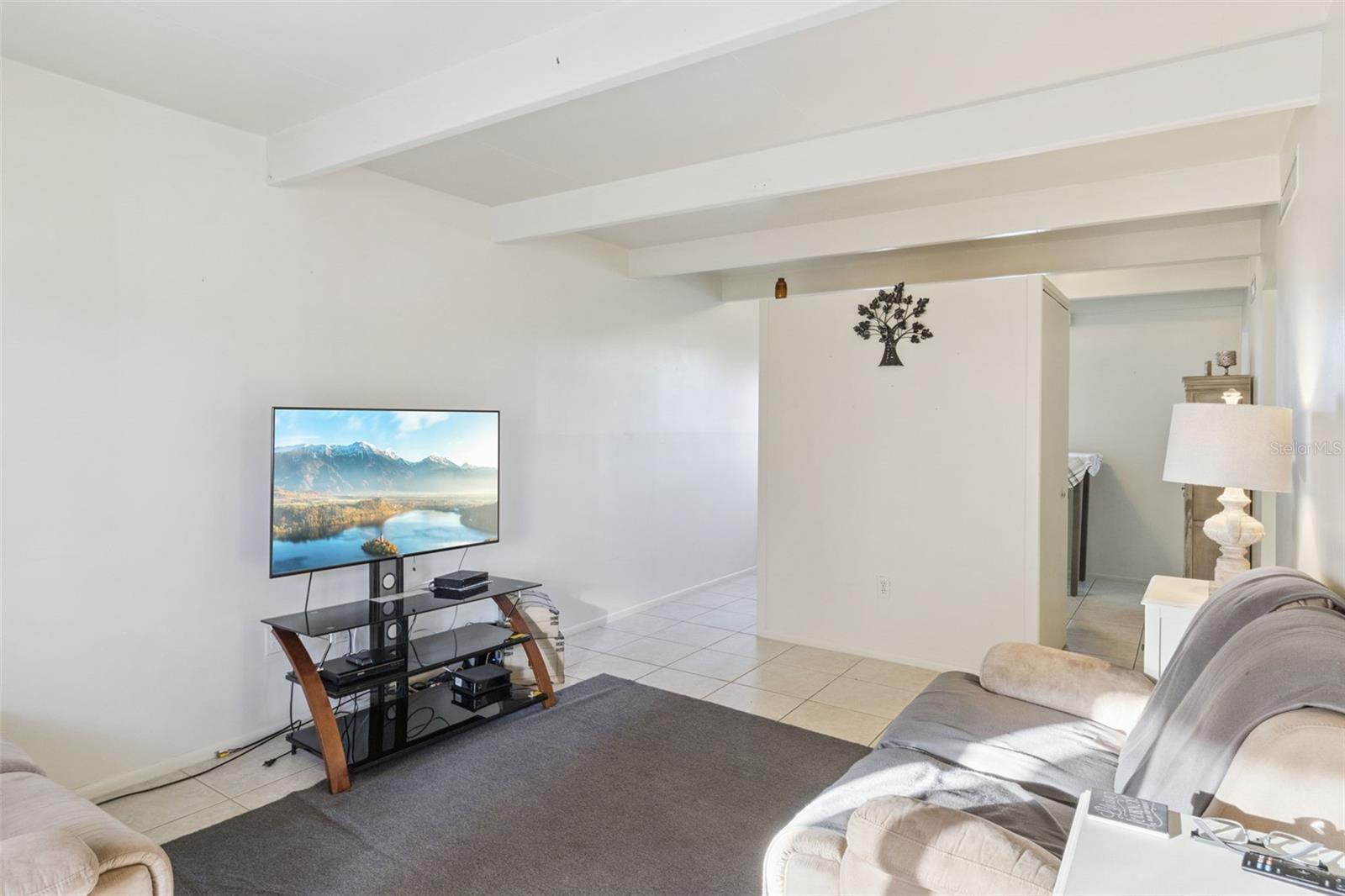 Image 9 of 19 For 3037 Club Cir