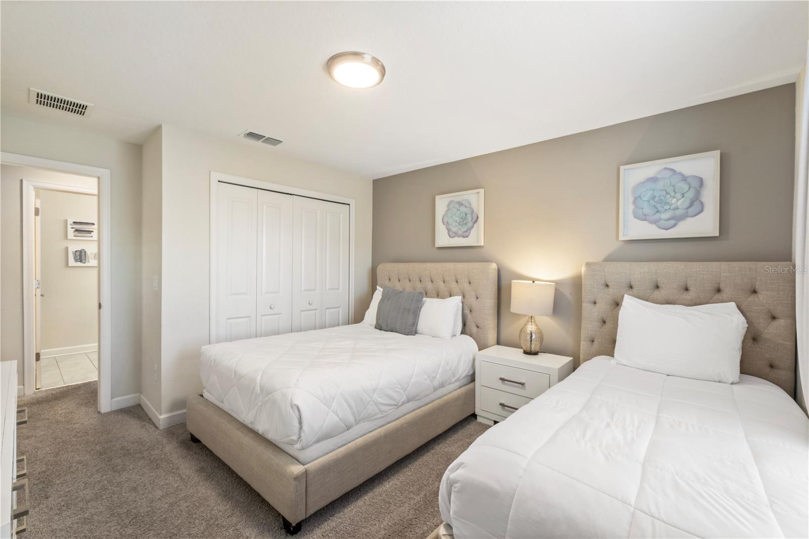 Image 18 of 31 For 4960 Windermere Avenue