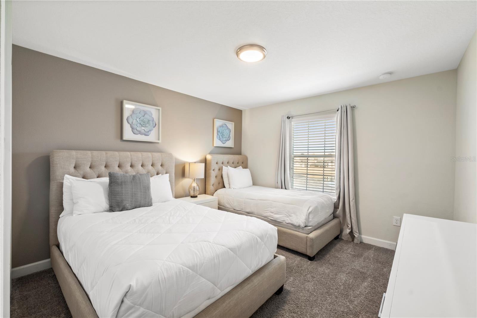 Image 19 of 31 For 4960 Windermere Avenue