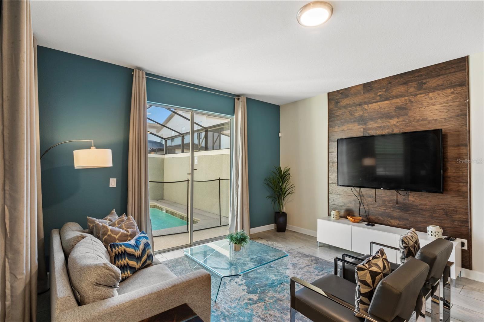 Image 3 of 31 For 4960 Windermere Avenue