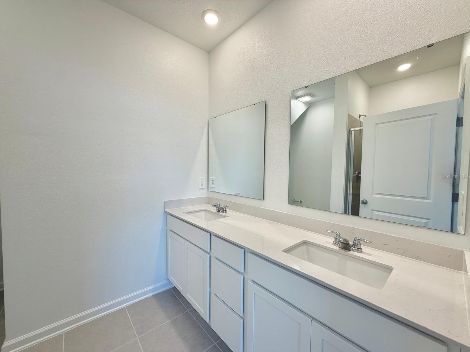 Image 21 of 29 For 2344 Rider Rain Lane