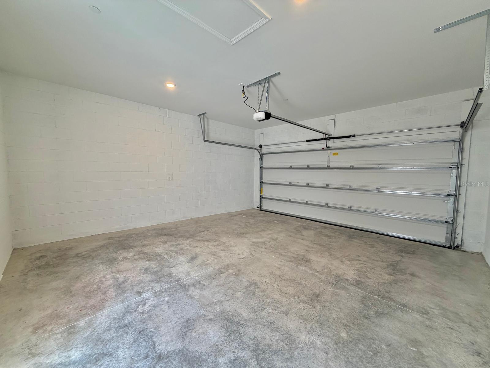 Image 29 of 29 For 2344 Rider Rain Lane