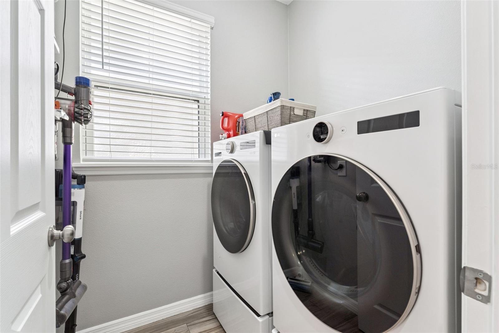 Image 27 of 43 For 1183 Wildmeadow Run