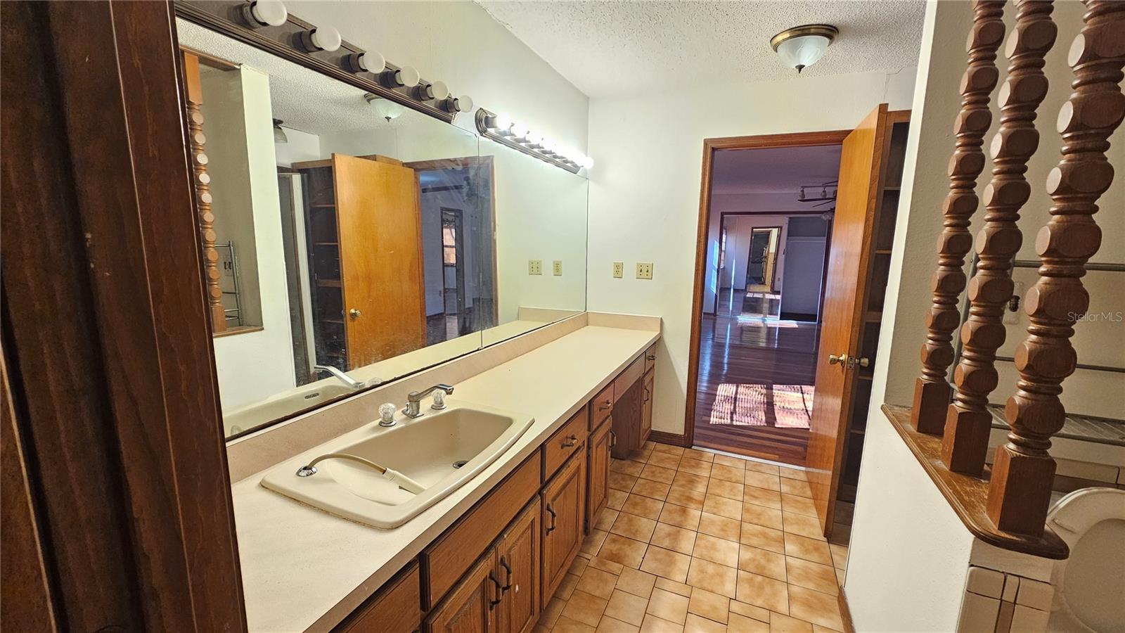 Image 13 of 27 For 71 Dobson Street