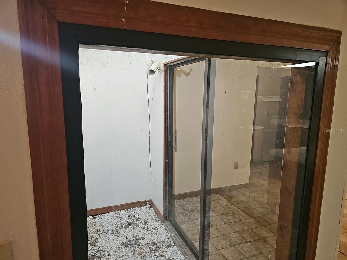 Image 21 of 27 For 71 Dobson Street