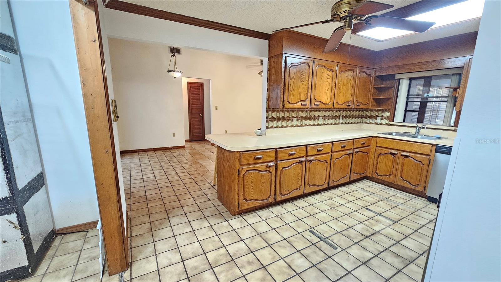 Image 7 of 27 For 71 Dobson Street