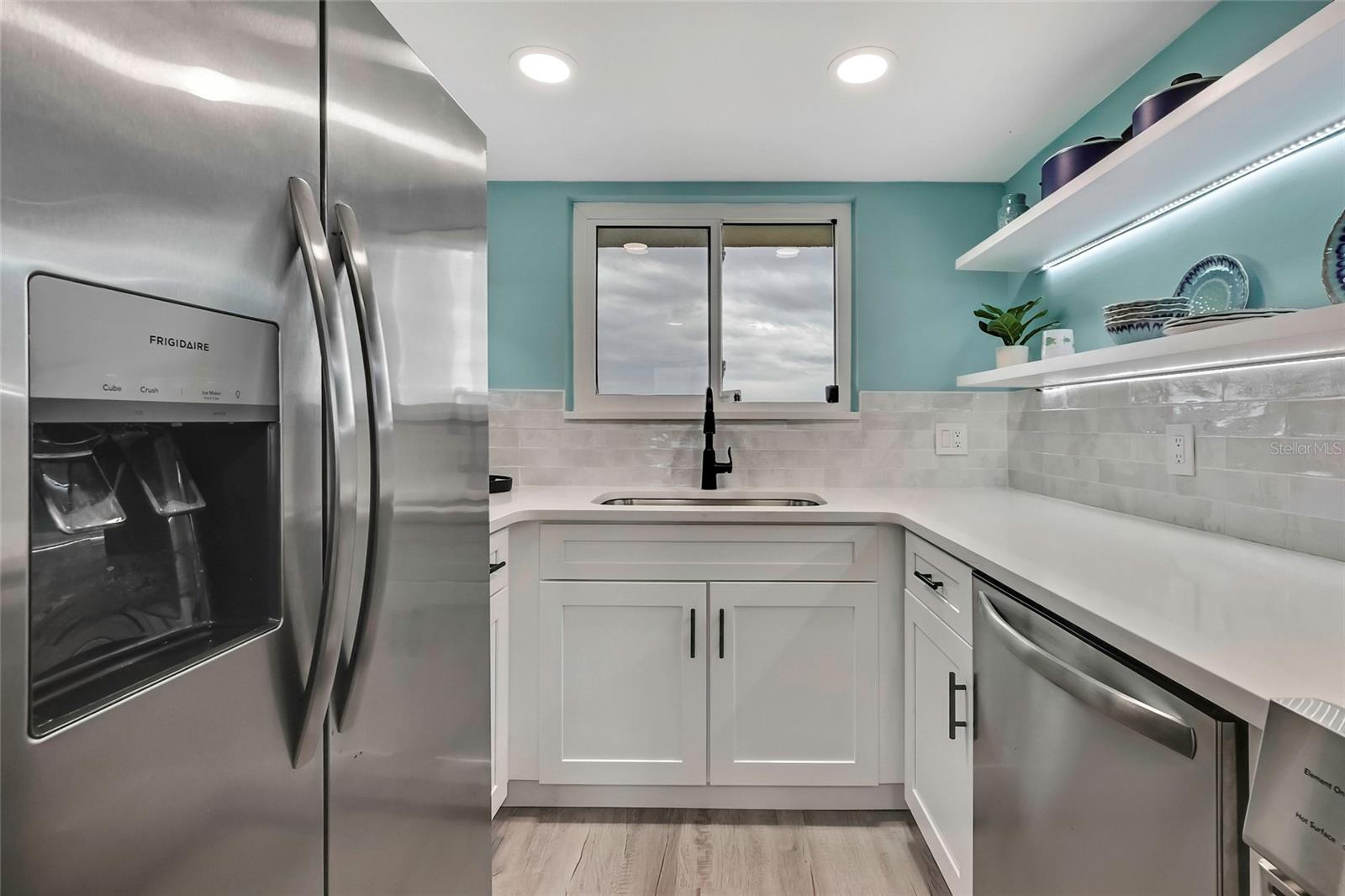 Image 10 of 47 For 5915 Sea Ranch Drive 315