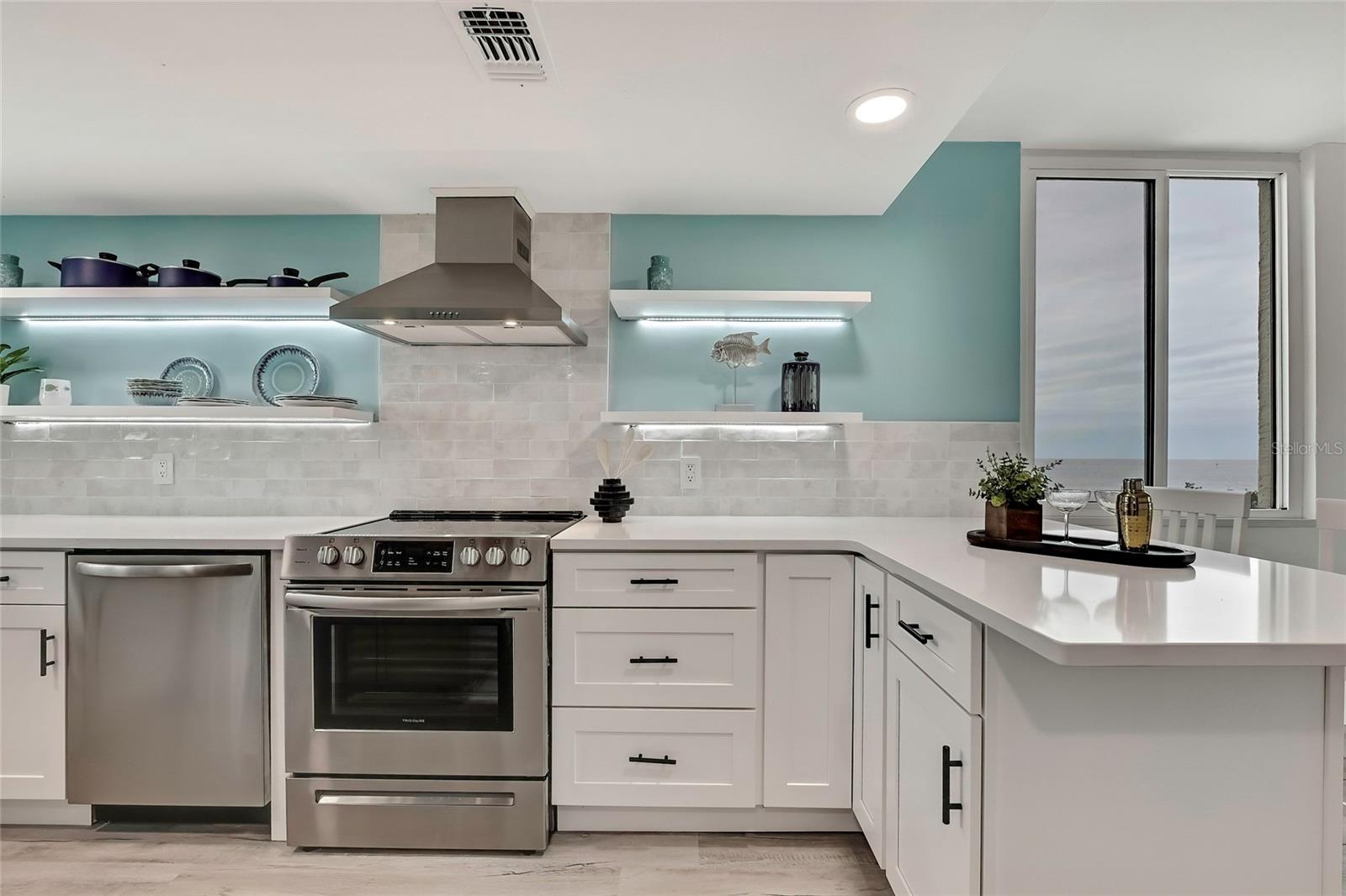 Image 8 of 47 For 5915 Sea Ranch Drive 315